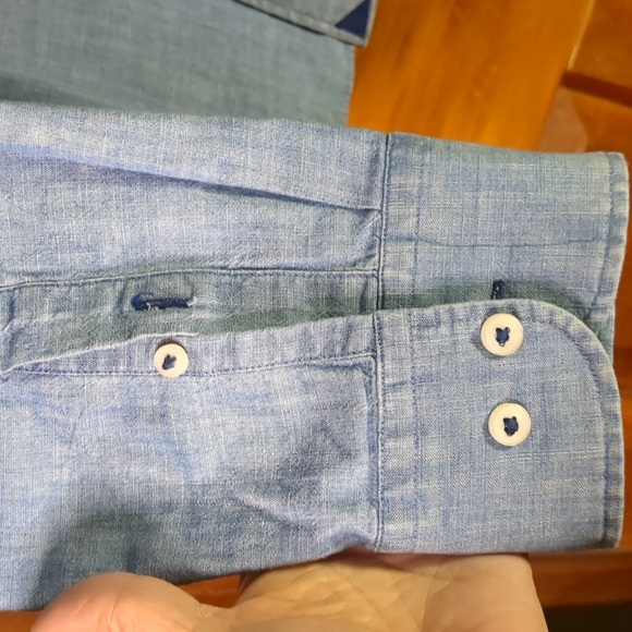 UNTUCKit* men's cotton chambray button front long sleeve collared dress shirt - Picture 4 of 14